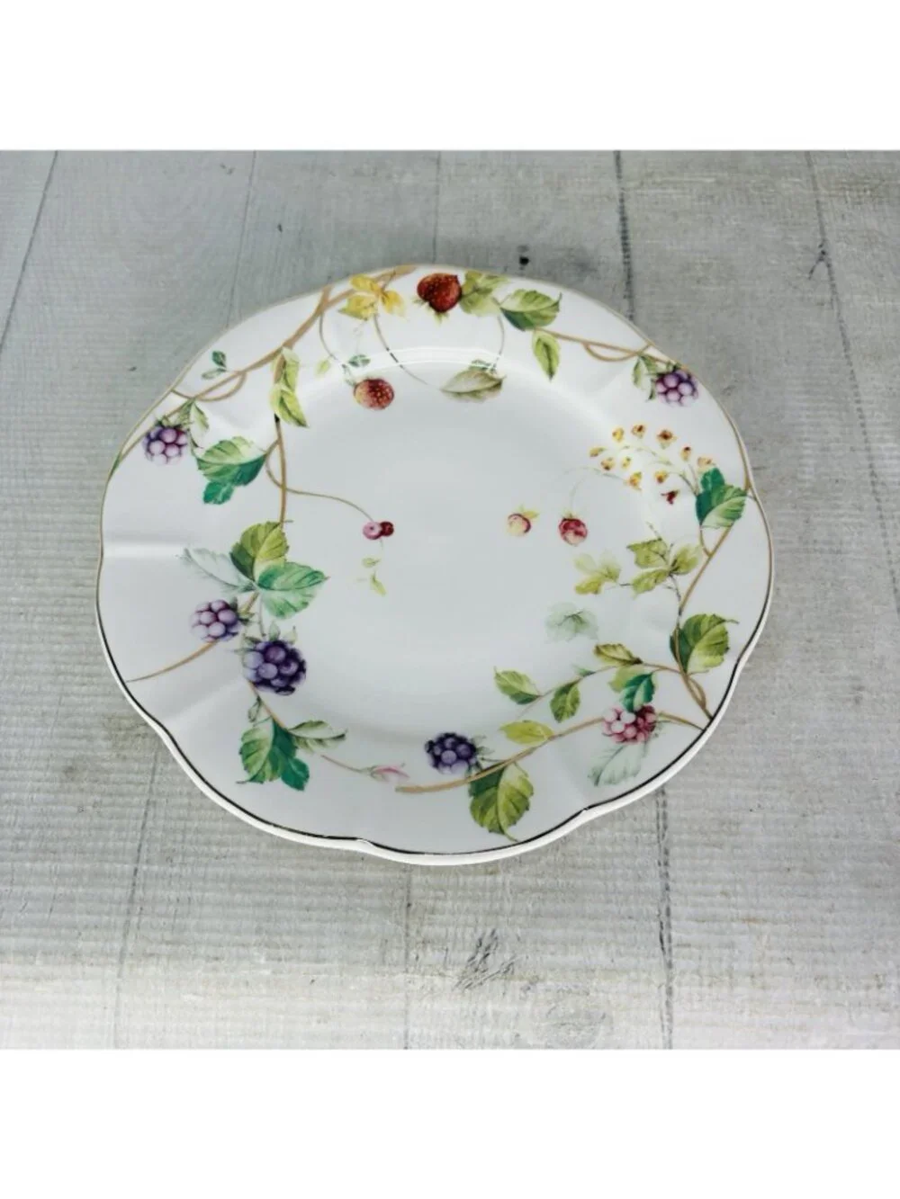 Grace's Teaware SUMMER BERRY Scalloped Gold Trim Porcelain Salad Plates Set 4